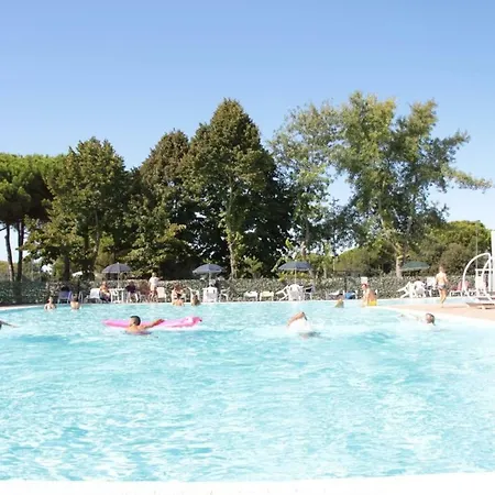 Aparthotel Raffaello Family